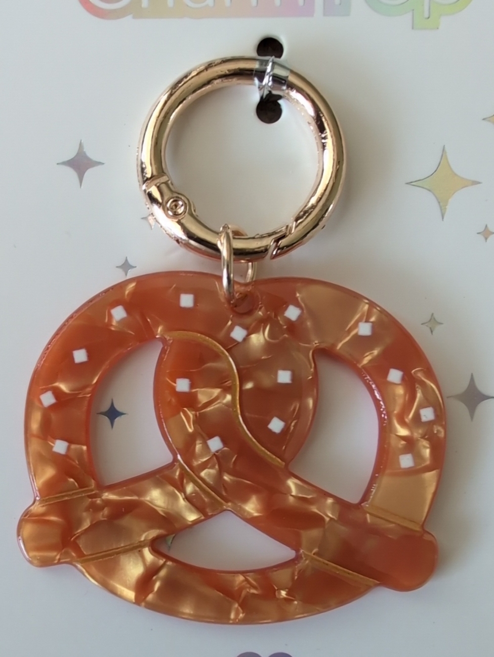 Pretzel Bag Charm ๐ฅจ